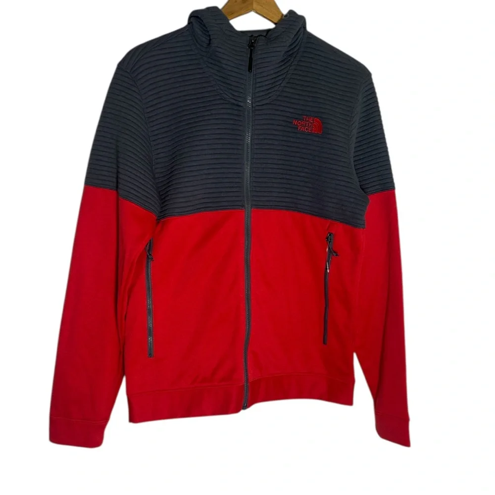 NWOT The North Face CP2X Jacket Men’s Size S Quilted Gray & Red Full Zip Hooded